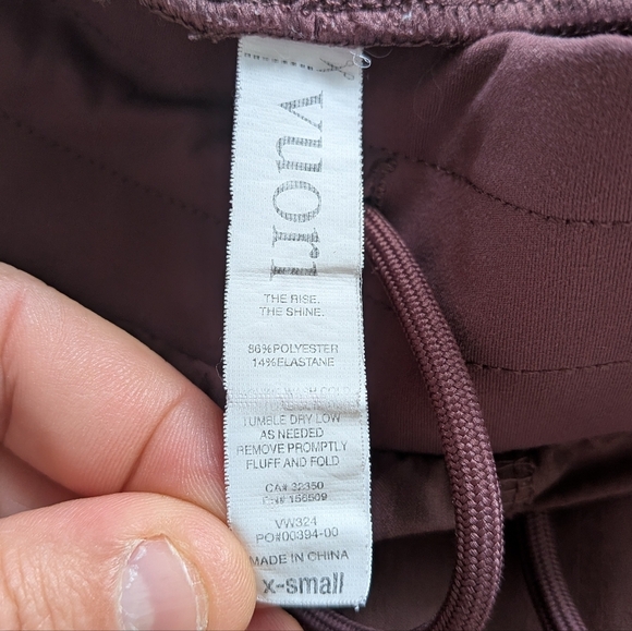 VUORI Women Sweatpants Size XS Color Burgundy/Brown - Picture 10 of 13